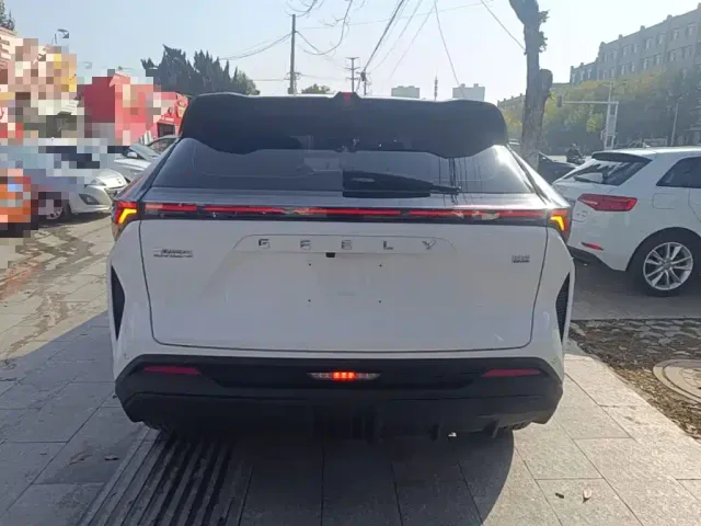 Geely Boyue — Фото автомобиля 5
