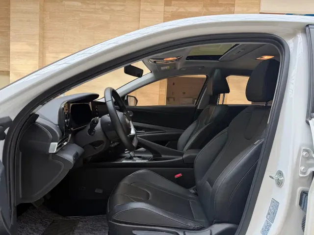 Hyundai Elantra — Фото автомобиля 7
