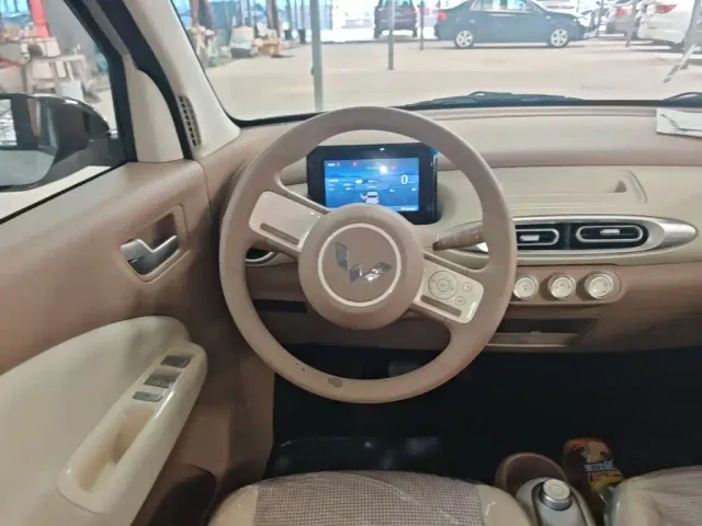 Wuling Hongguang Mini EV — Фото автомобиля 10