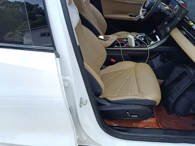 Geely Boyue L — Фото автомобиля 24
