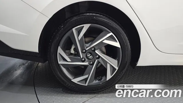 Hyundai Avante CN7 — Фото автомобиля 5