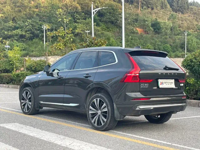 Volvo XC60 — Фото автомобиля 4