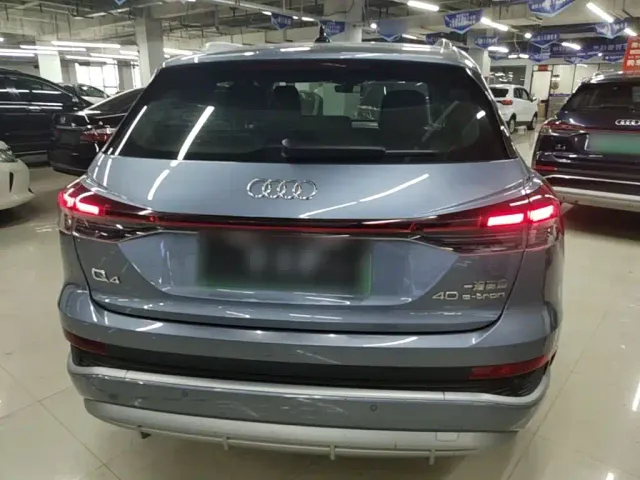 Audi Q4 e-tron — Фото автомобиля 3