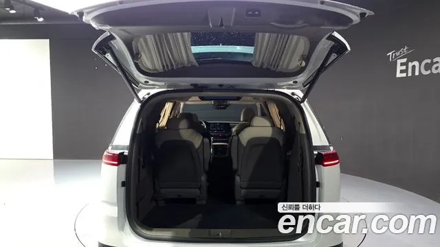 Kia Canival Carnival 4 поколение Бензин 9 мест Hi-Limousine — Фото автомобиля 8