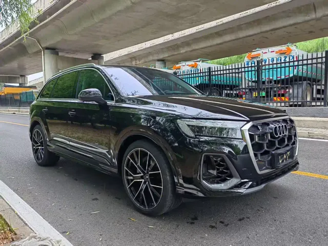 Audi Q7 — Фото автомобиля 5
