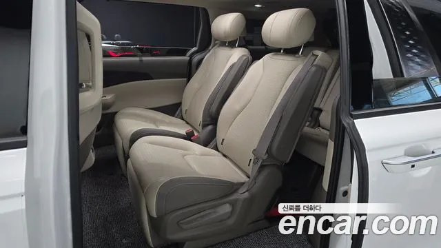 Kia Carnival 4th Gen — Фото автомобиля 11