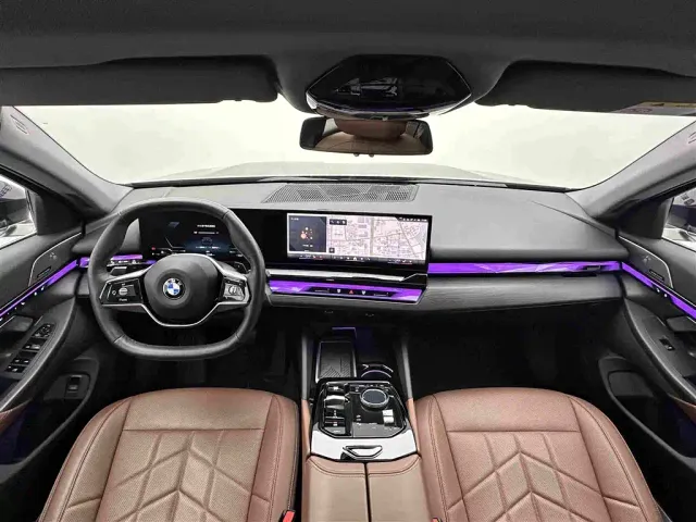 BMW 5 Series — Фото автомобиля 17