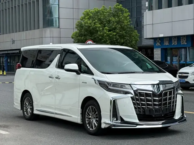 Toyota Alphard — Фото автомобиля 2