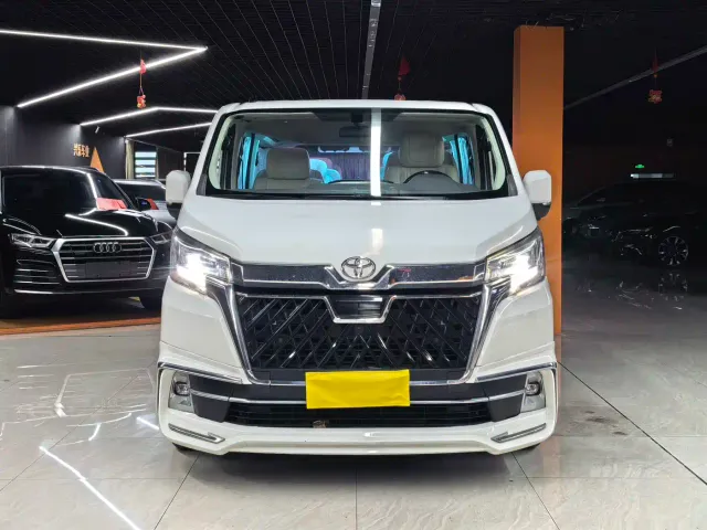 Toyota HIACE — Фото автомобиля 2