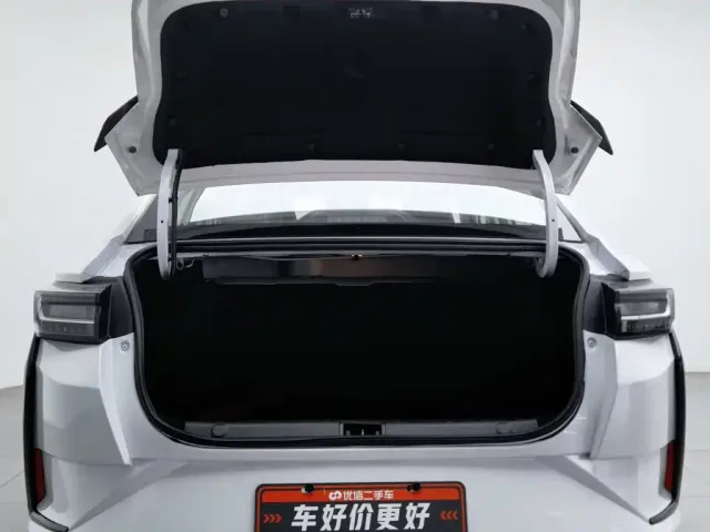 Dongfeng Yixuan — Фото автомобиля 16