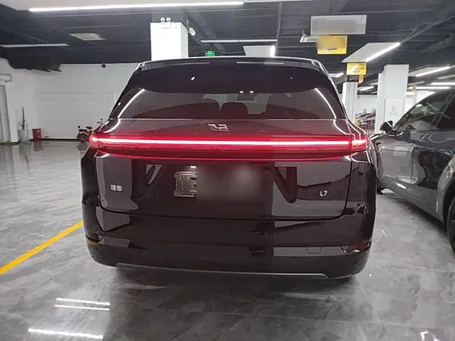 Li Auto L7 — Фото автомобиля 5