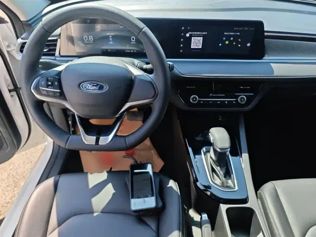 Ford Escort — Фото автомобиля 9
