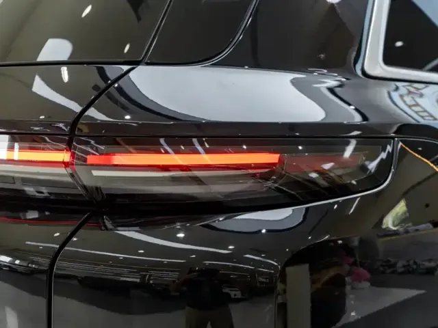 Li Auto L8 — Фото автомобиля 10