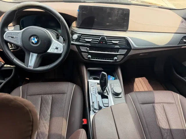 BMW 5 Series — Фото автомобиля 5