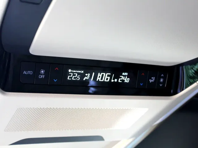 Toyota Alphard — Фото автомобиля 28