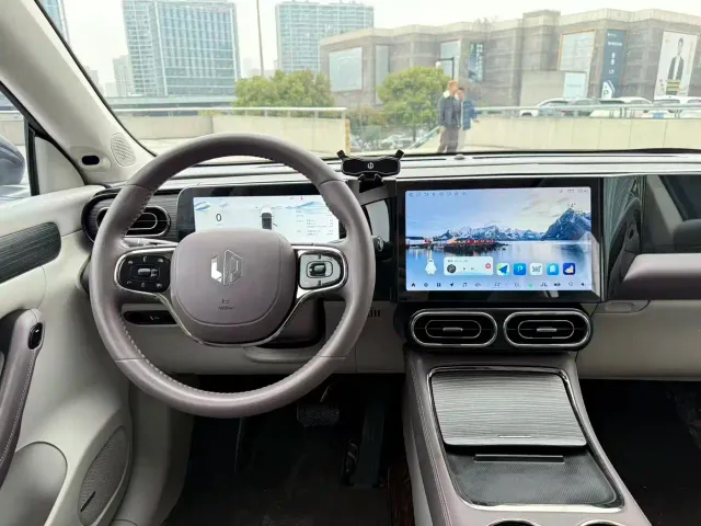 Leapmotor C11 — Фото автомобиля 19
