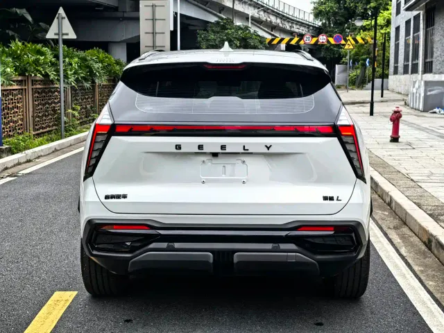Geely Boyue L — Фото автомобиля 11