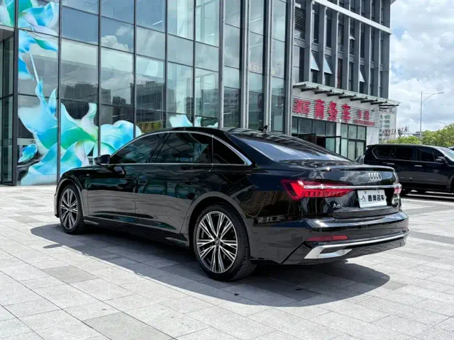 Audi A6L — Фото автомобиля 9