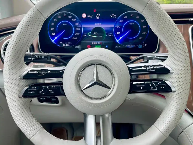 Mercedes-Benz EQE SUV — Фото автомобиля 23