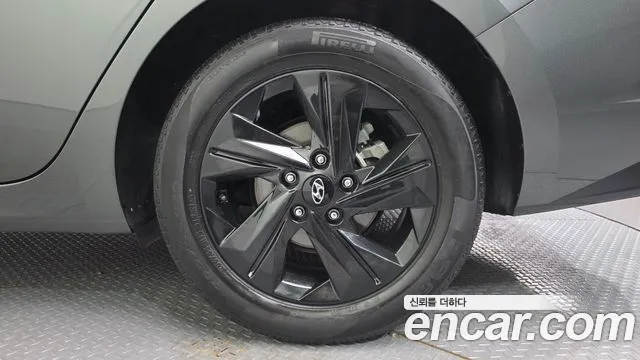 Hyundai Avante CN7 — Фото автомобиля 5