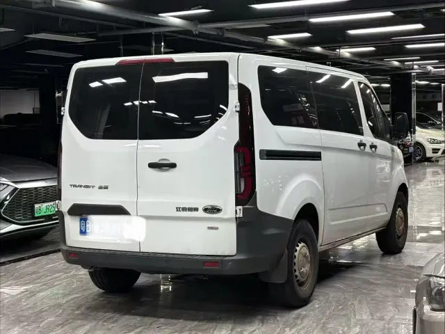 Ford Transit — Фото автомобиля 3