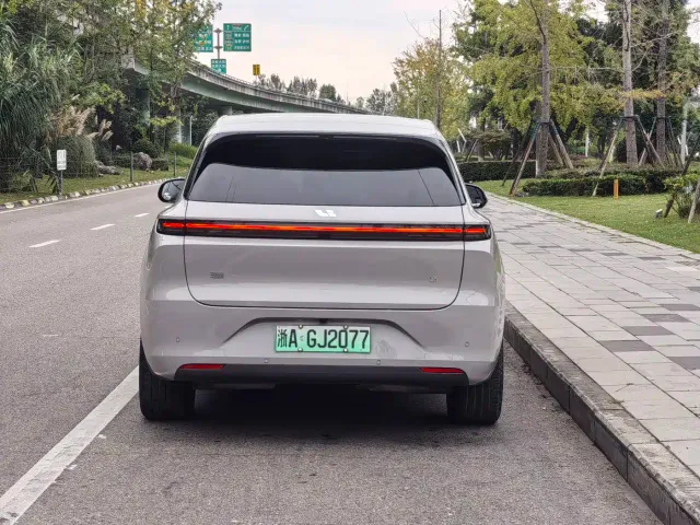 Li Auto L6 — Фото автомобиля 8