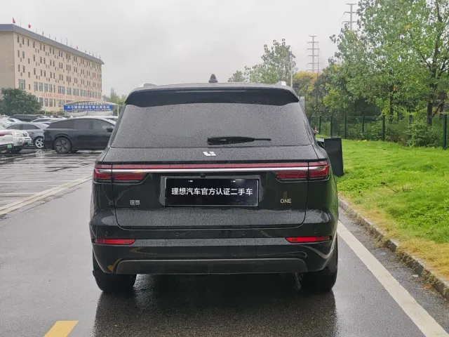 Li Auto ONE — Фото автомобиля 13