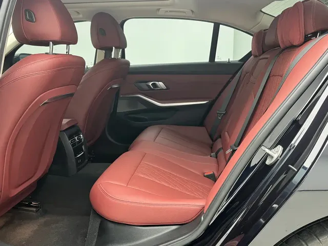 BMW 3 Series — Фото автомобиля 9