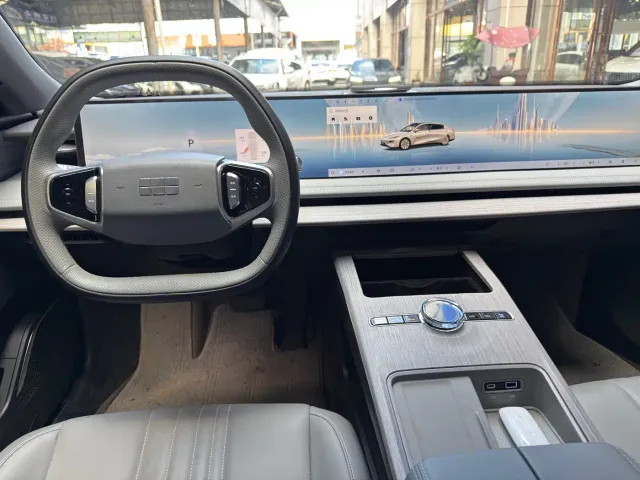 Geely Galaxy E8 — Фото автомобиля 7
