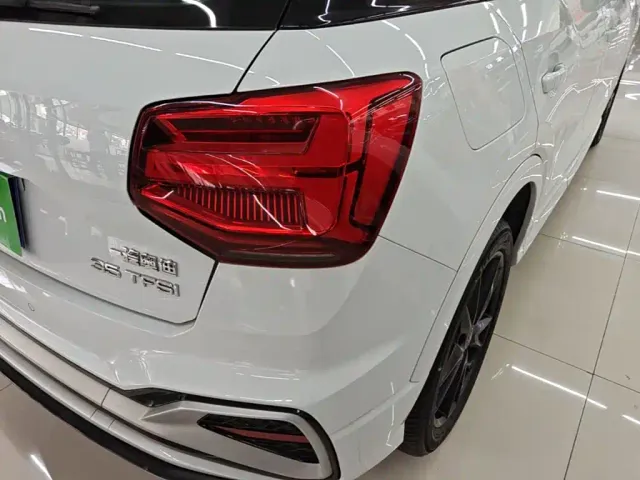Audi Q2L — Фото автомобиля 7
