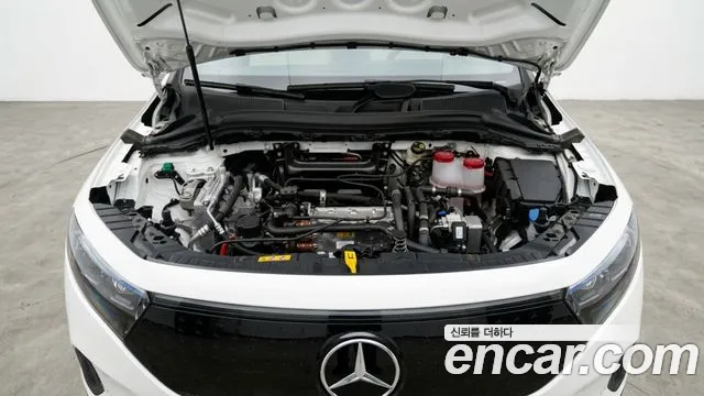 Mercedes-Benz EQA — Фото автомобиля 6