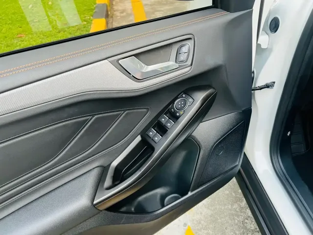 Ford Focus — Фото автомобиля 18