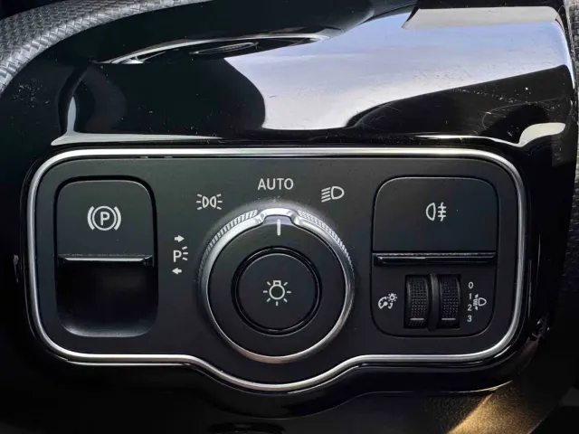 Mercedes-Benz A-Class — Фото автомобиля 11