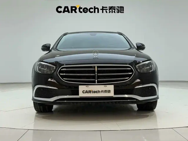 Mercedes-Benz E-Class — Фото автомобиля 3