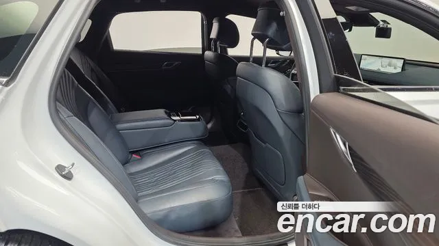 Genesis G80 Бензин 2.5 турбо AWD — Фото автомобиля 12