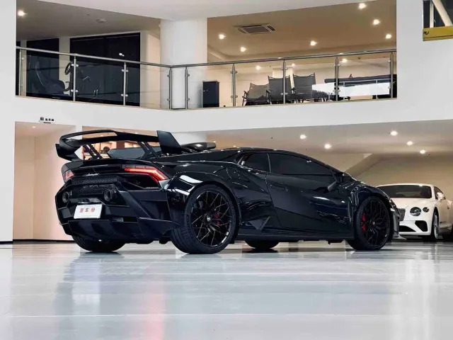 Lamborghini Huracan — Фото автомобиля 12