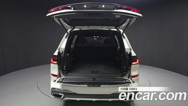 BMW X7 xDrive 40d M Sport 7 мест — Фото автомобиля 15