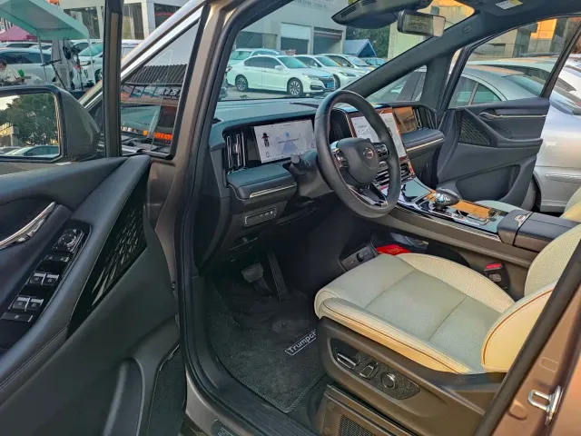 GAC Trumpchi E9 — Фото автомобиля 9
