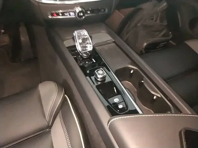 Volvo S60 — Фото автомобиля 13