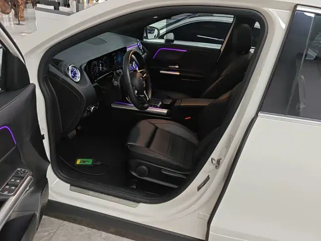 Mercedes-Benz GLA-Class — Фото автомобиля 14