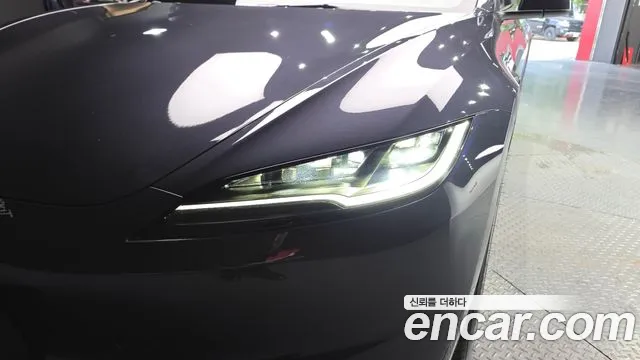 Tesla Model 3 — Фото автомобиля 18