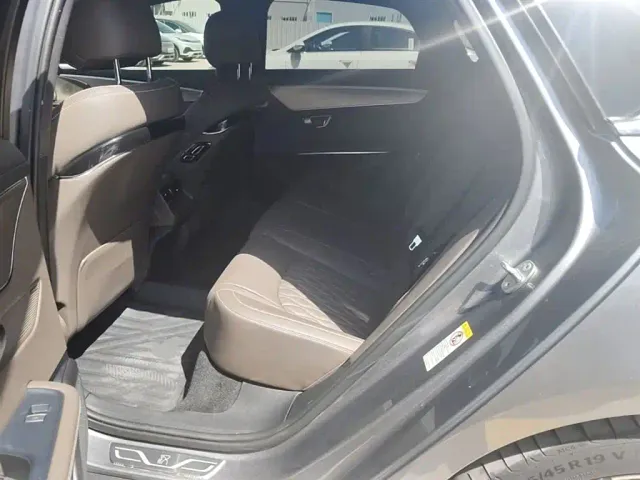 BYD Han — Фото автомобиля 16