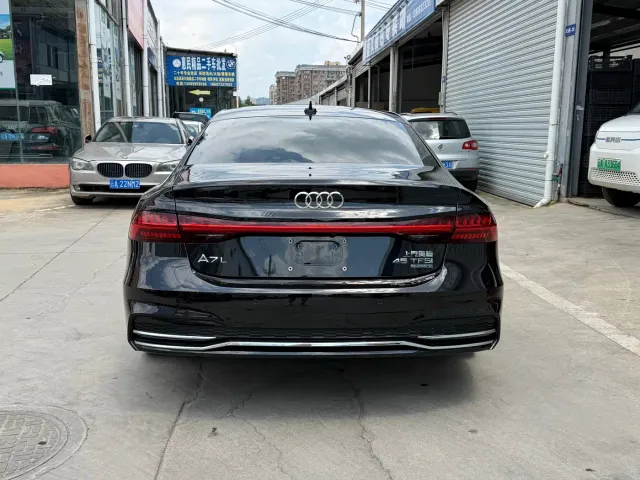 Audi A7L — Фото автомобиля 12