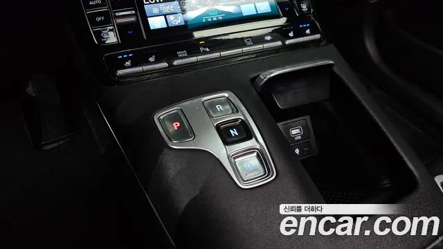 Hyundai Grandeur (New) Hybrid — Фото автомобиля 9