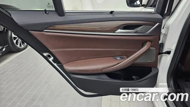 BMW 5 Series G30 — Фото автомобиля 25