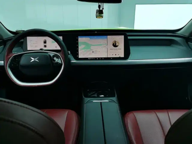 Xpeng P7 — Фото автомобиля 12