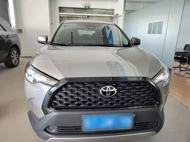Toyota Corolla Cross — Фото автомобиля 2