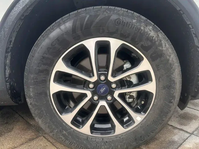 Ford Escape — Фото автомобиля 15