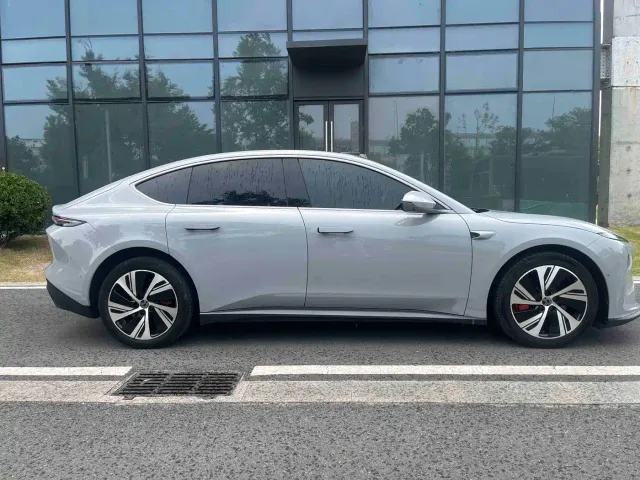 Nio ET5 — Фото автомобиля 3