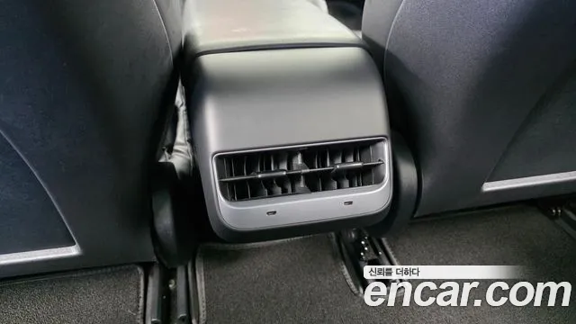 Tesla Model 3 — Фото автомобиля 19